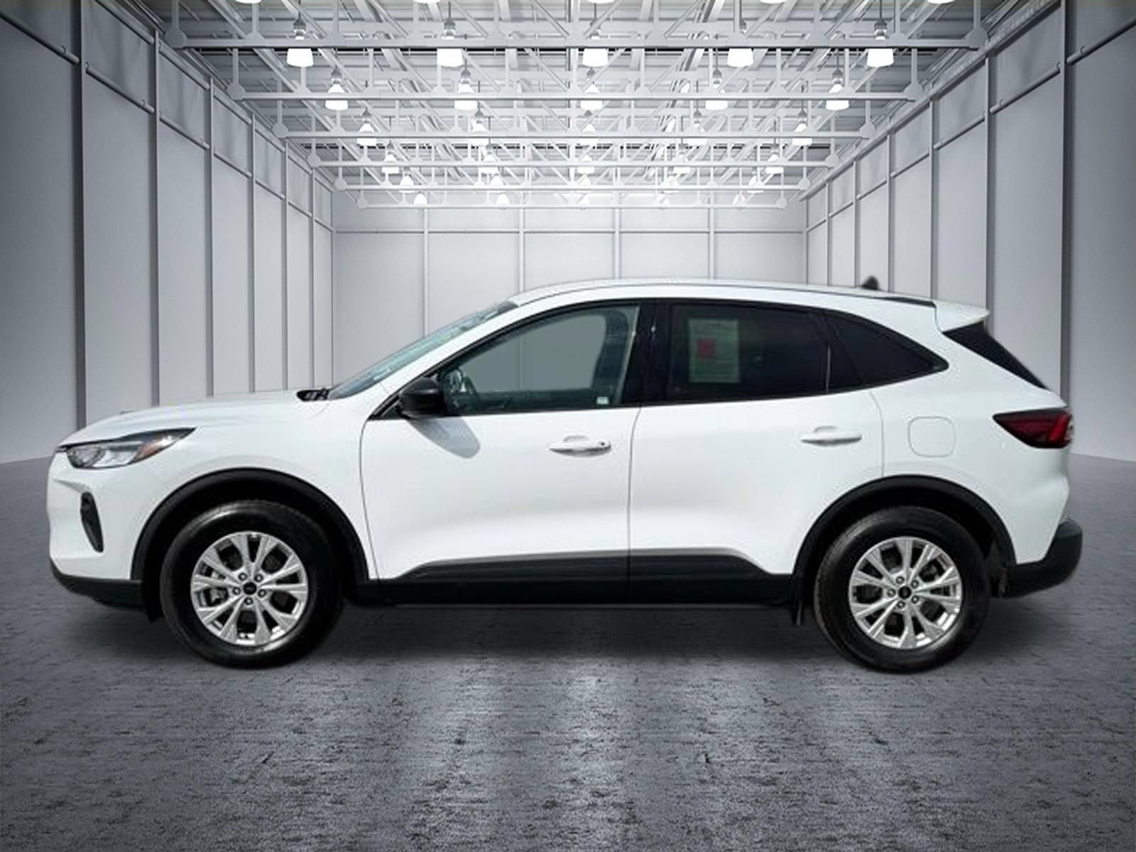 Used 2025 Ford Escape Active AWD/4WD image 9