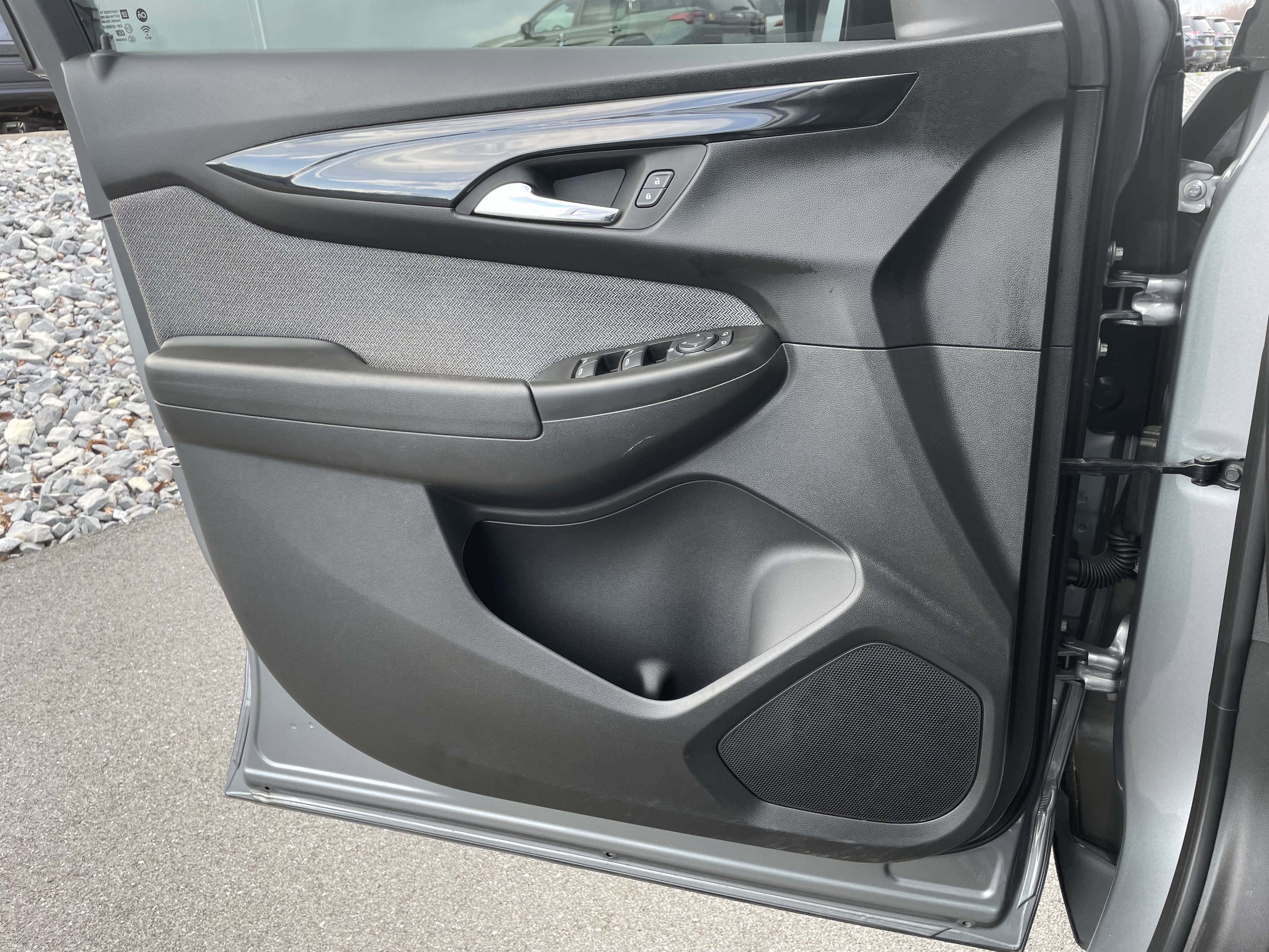 Used 2024 Chevrolet TrailBlazer LT w/ Driver Confidence Package image 15