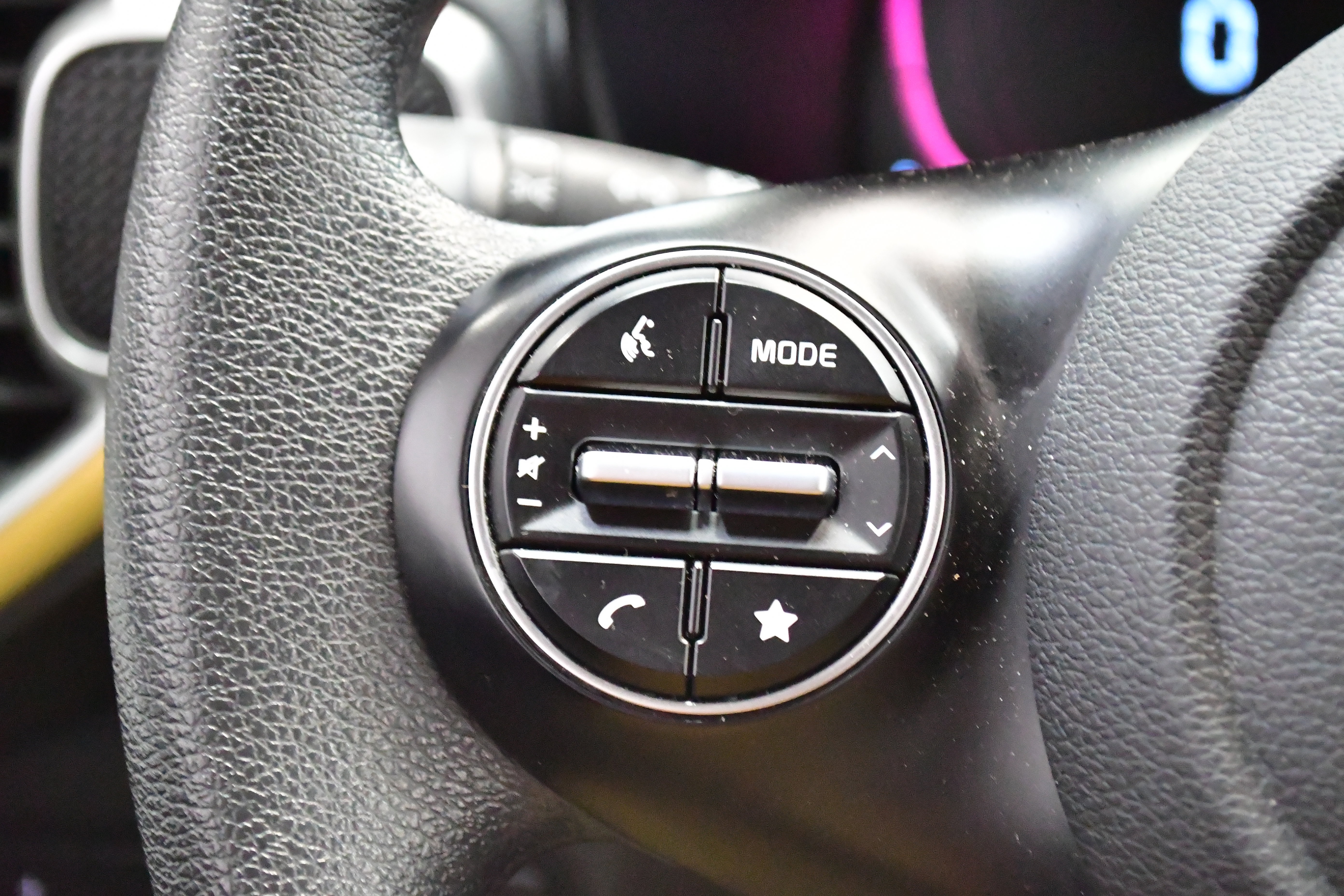 Used 2025 Kia Soul LX w/ LX Technology Package FWD image 21
