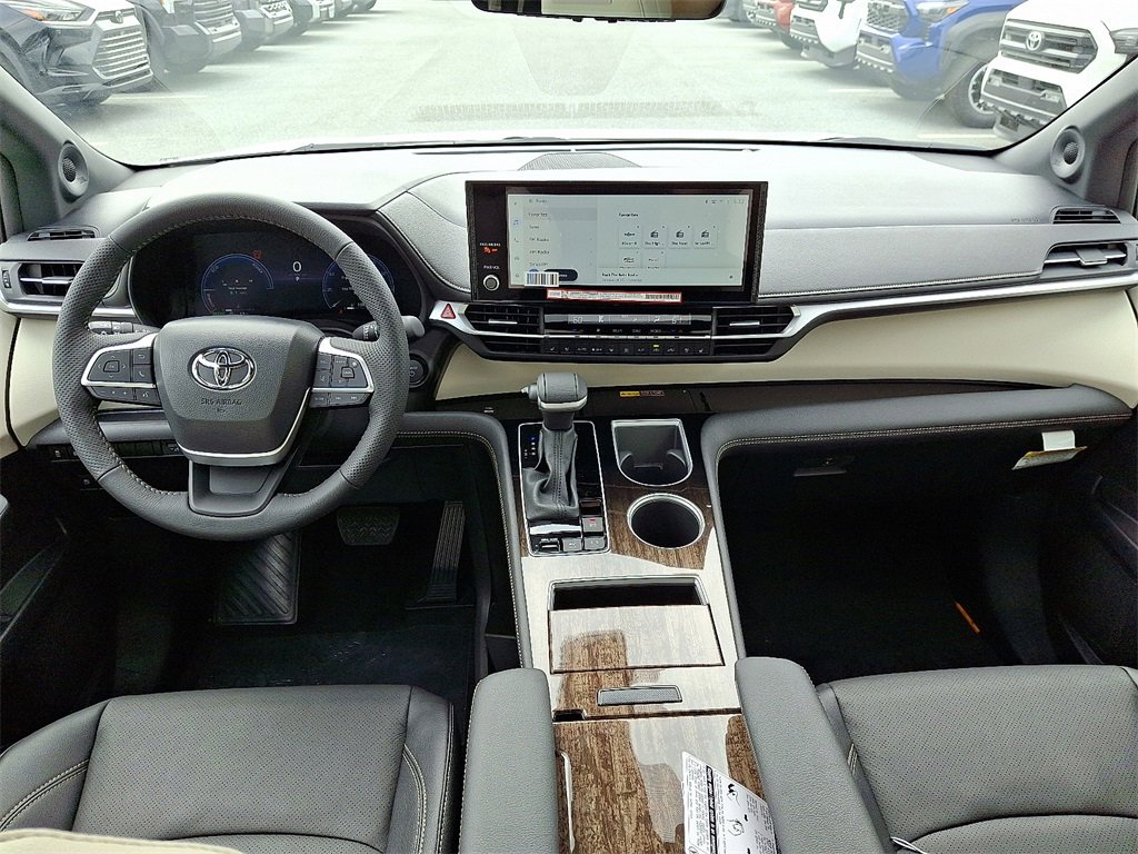 New 2025 Toyota Sienna Limited image 10