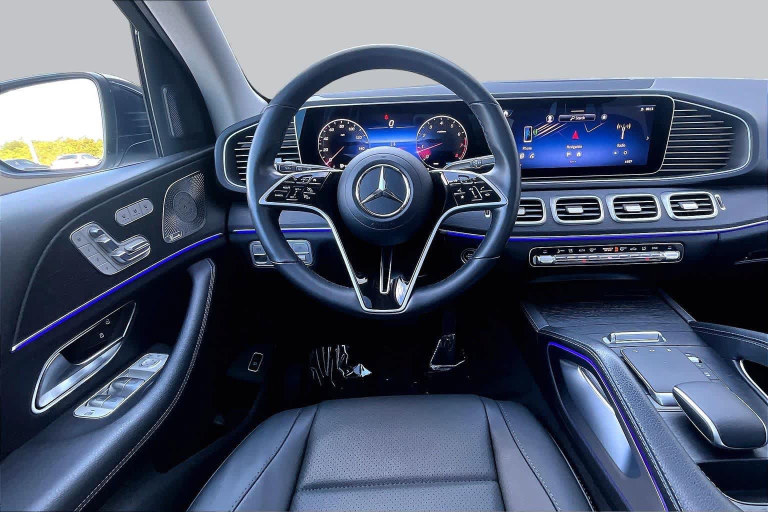 Used 2024 Mercedes-Benz GLE 350 4MATIC w/ AMG Line Exterior image 6