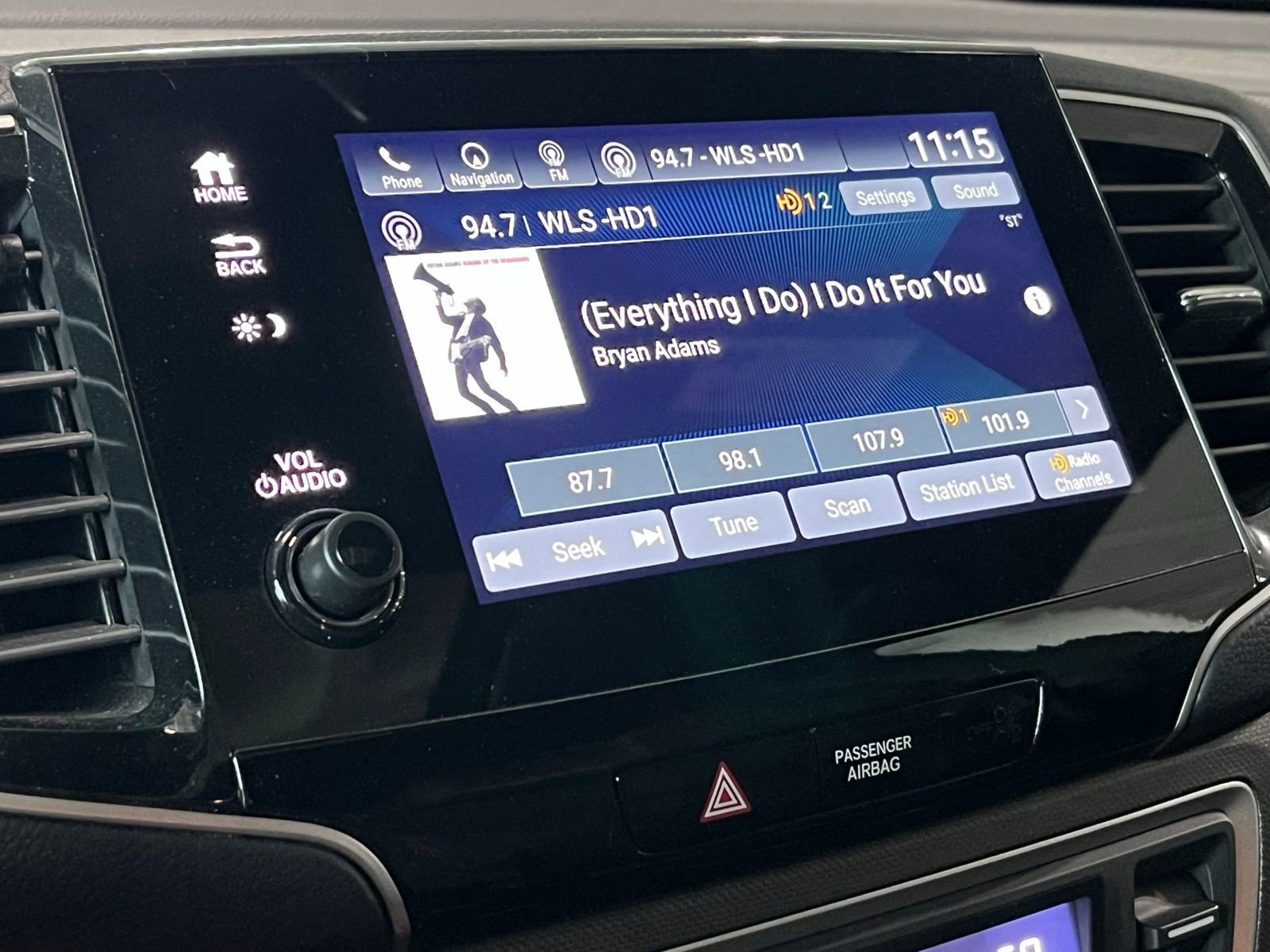 Used 2024 Honda Passport TrailSport image 23