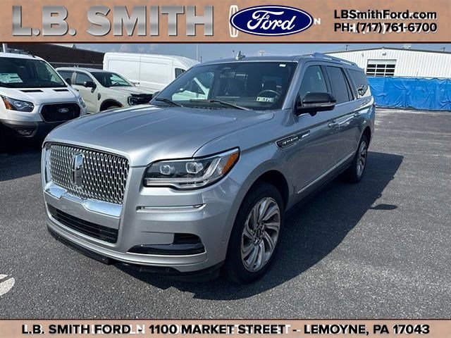 Certified 2023 Lincoln Navigator L Reserve AWD/4WD image 1