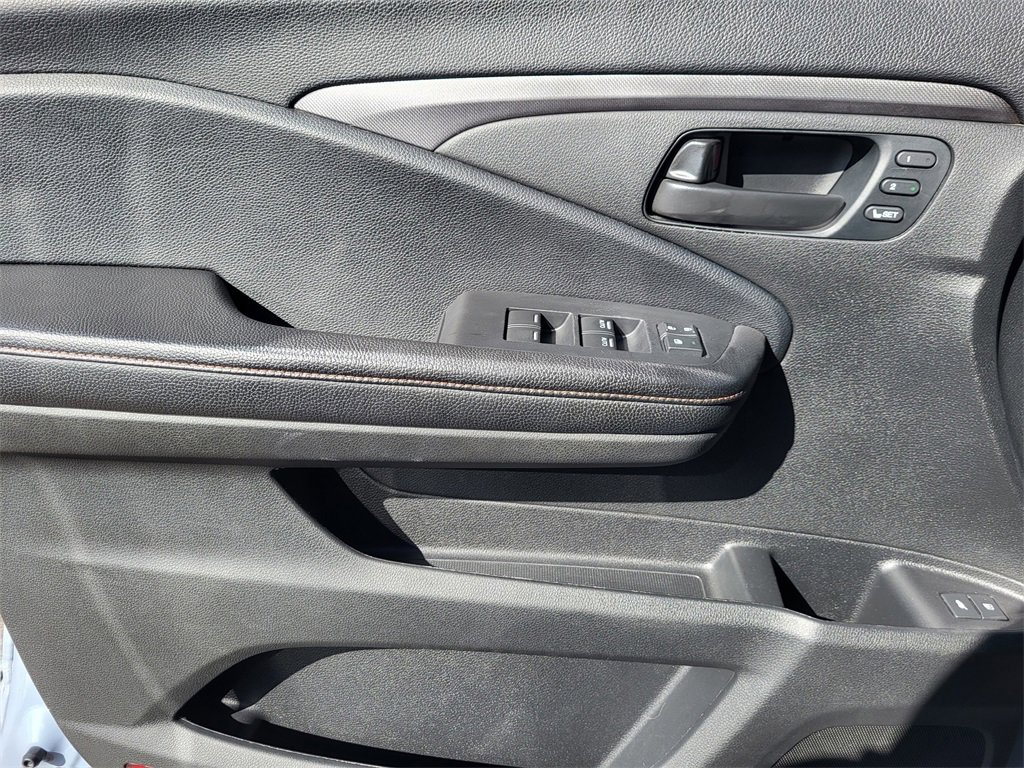 Used 2022 Honda Pilot TrailSport image 13