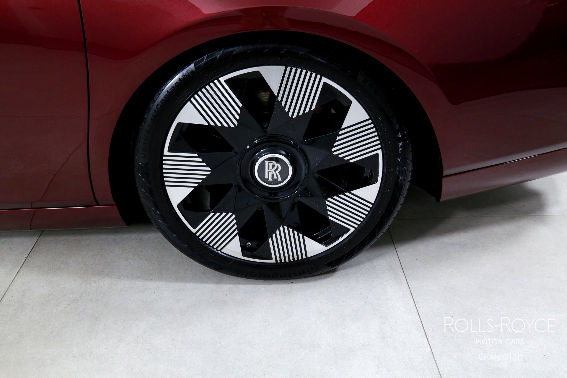 Used 2019 Rolls-Royce Phantom Sedan image 42