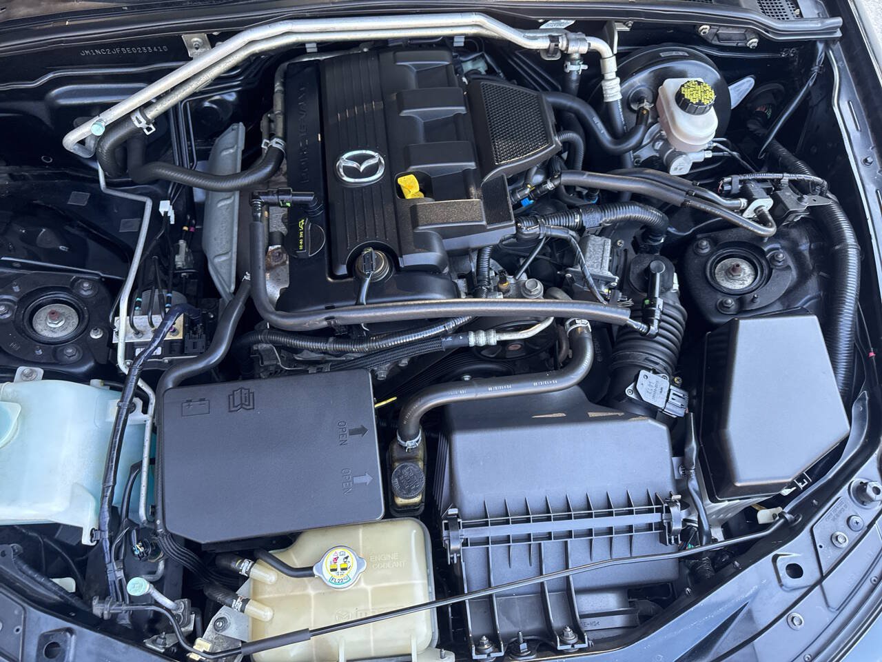 Used 2014 MAZDA MX-5 Miata Sport RWD image 18