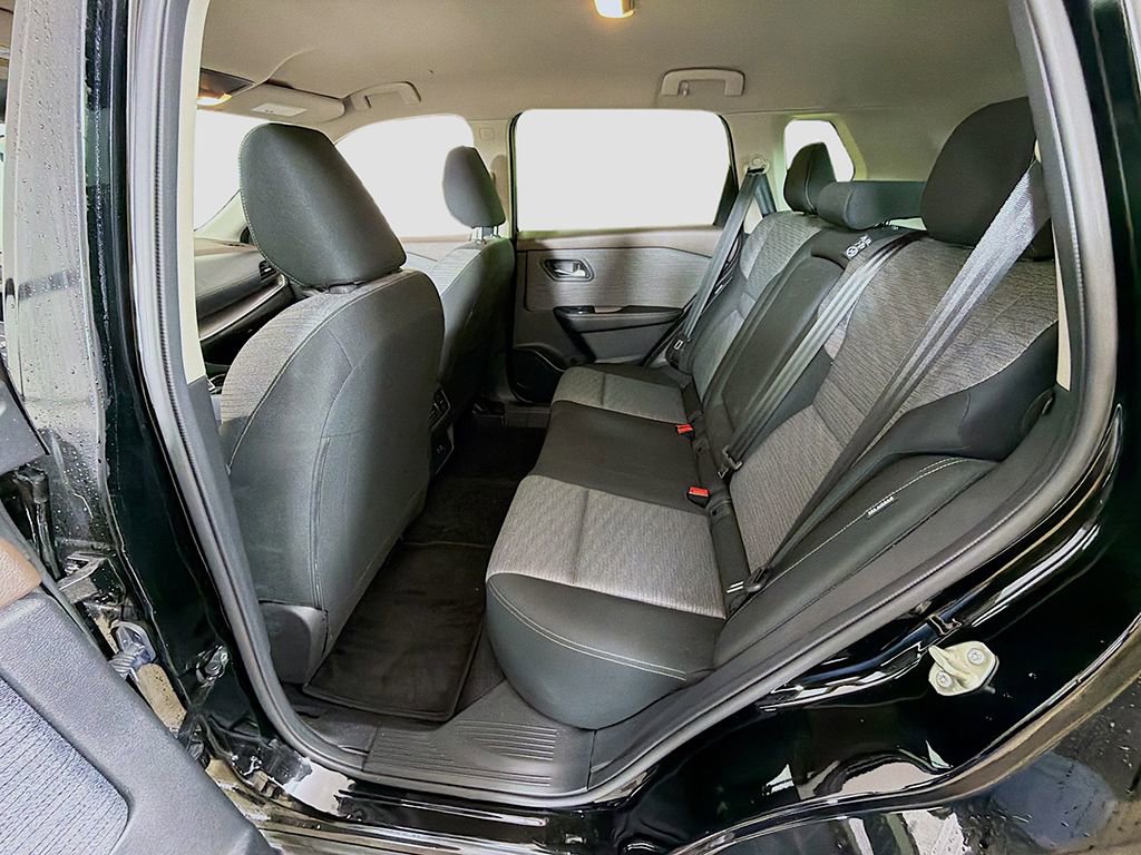 Used 2023 Nissan Rogue SV image 20