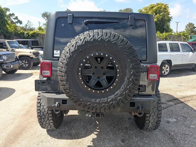 Used 2017 Jeep Wrangler Unlimited Rubicon w/ Connectivity Group AWD/4WD image 5