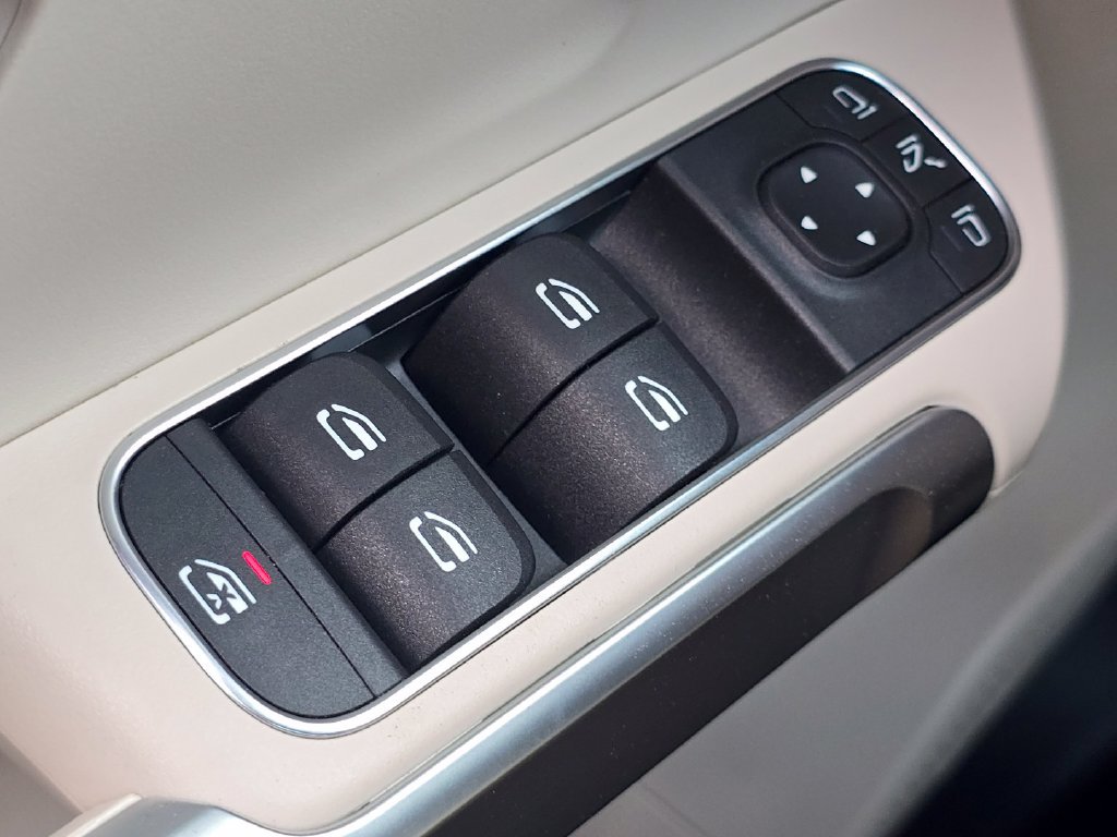 New 2026 Mercedes-Benz GLB 250 4MATIC image 26