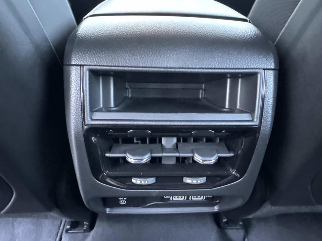 Used 2024 Jeep Grand Cherokee Altitude AWD/4WD image 16