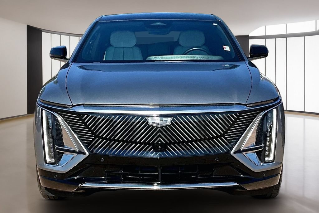 Used 2024 Cadillac Lyriq Luxury AWD/4WD image 3