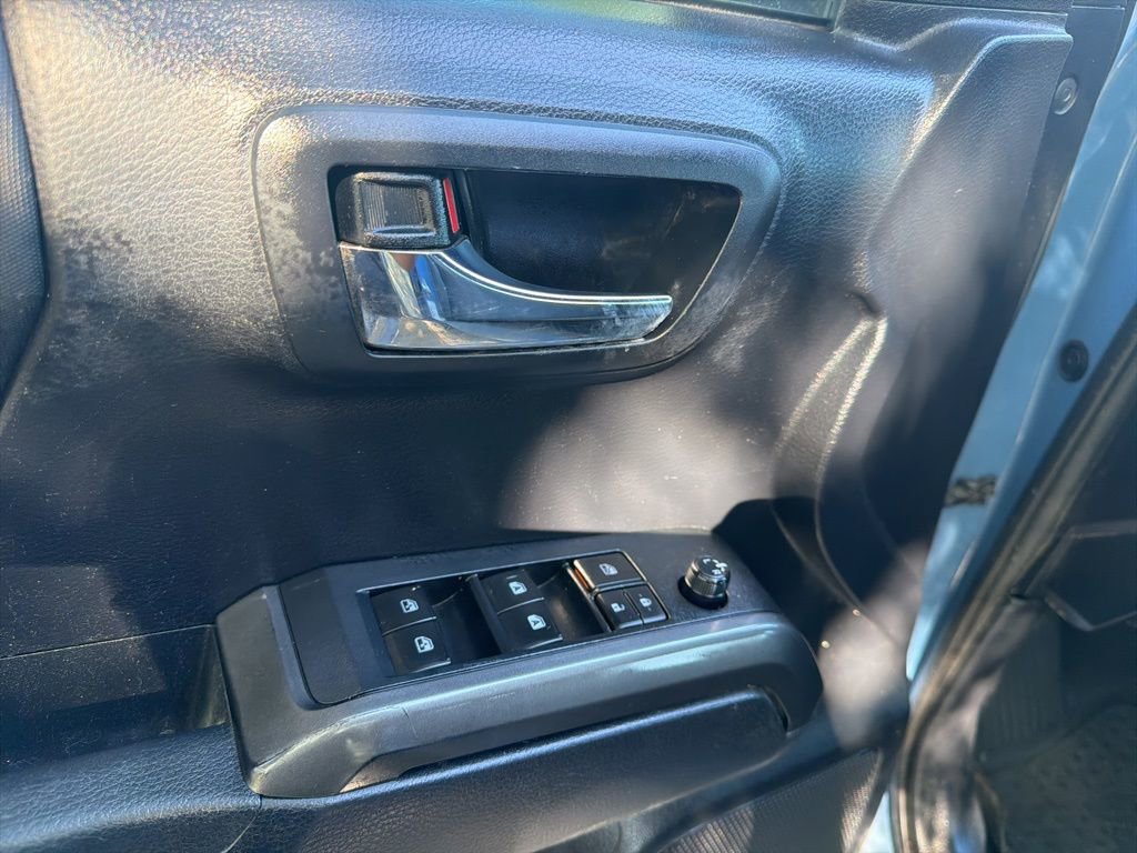 Used 2019 Toyota Tacoma TRD Off-Road image 14