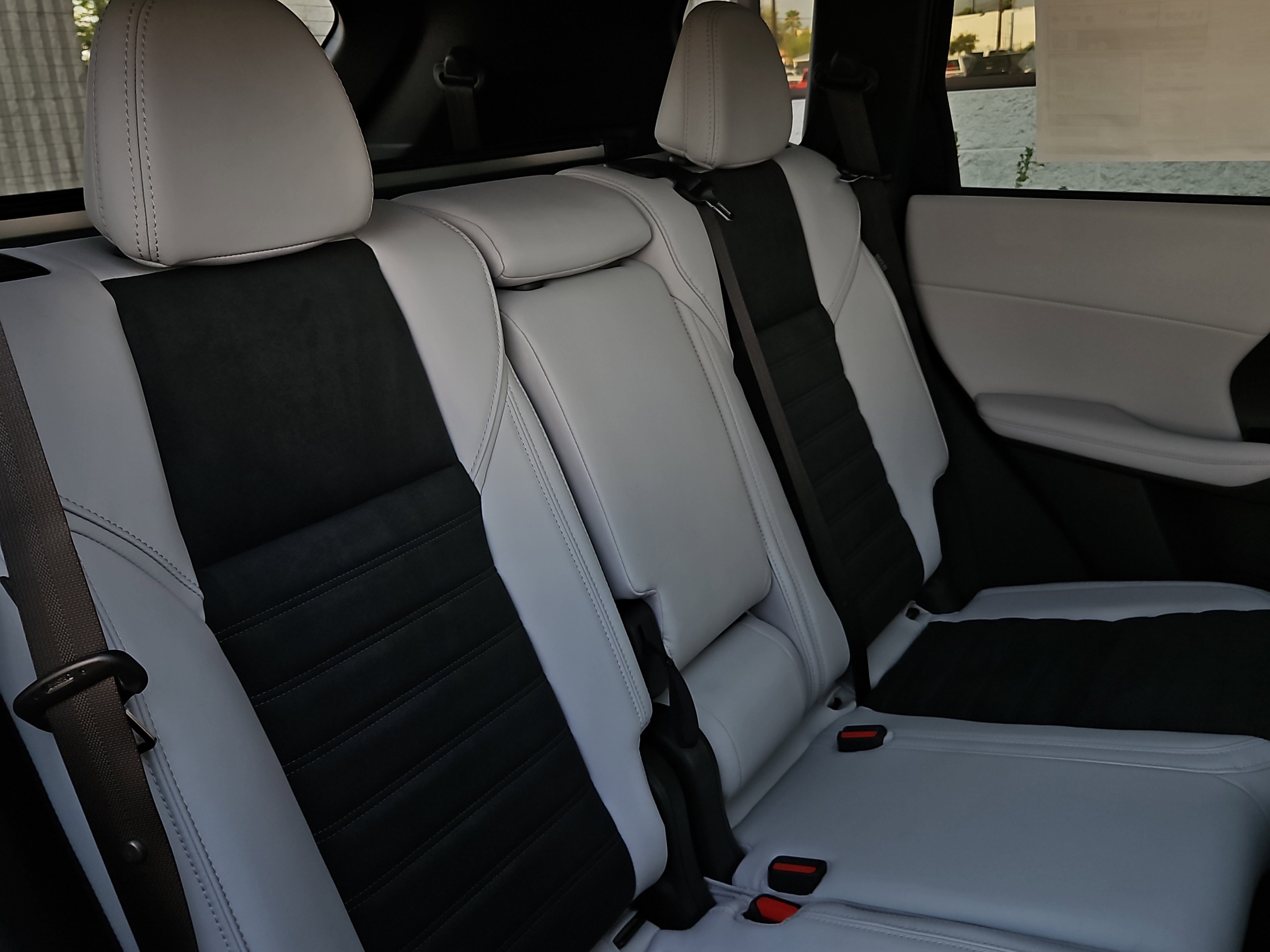 New 2025 Mitsubishi Outlander SE image 22
