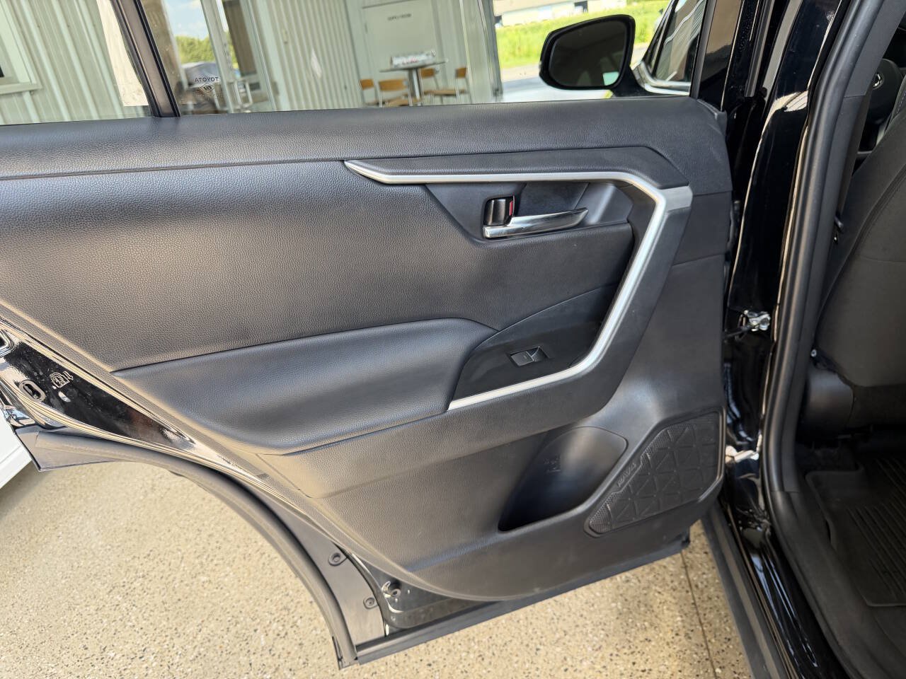 Used 2024 Toyota RAV4 SE AWD/4WD image 28