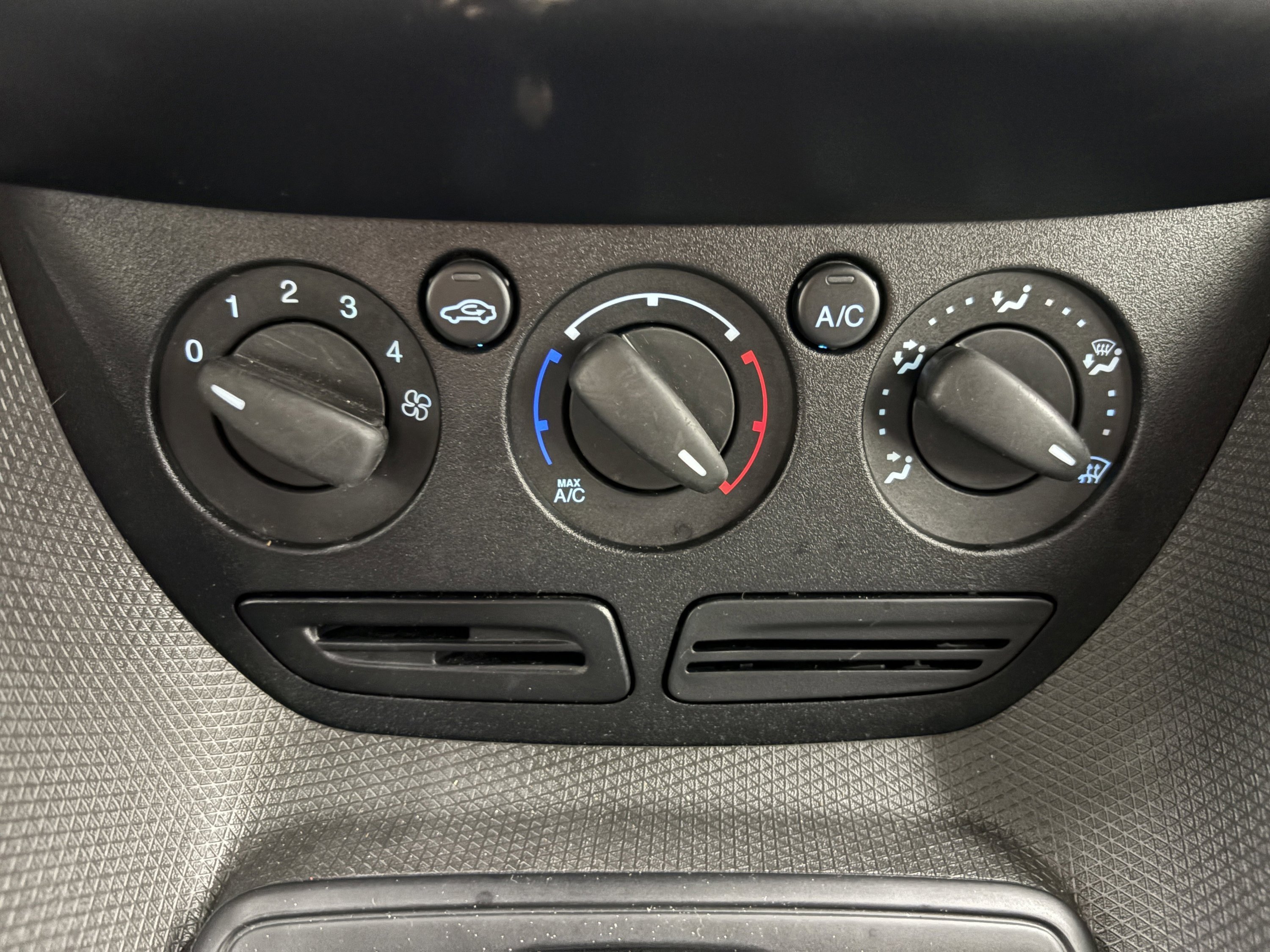 Used 2016 Ford Transit Connect XL image 17