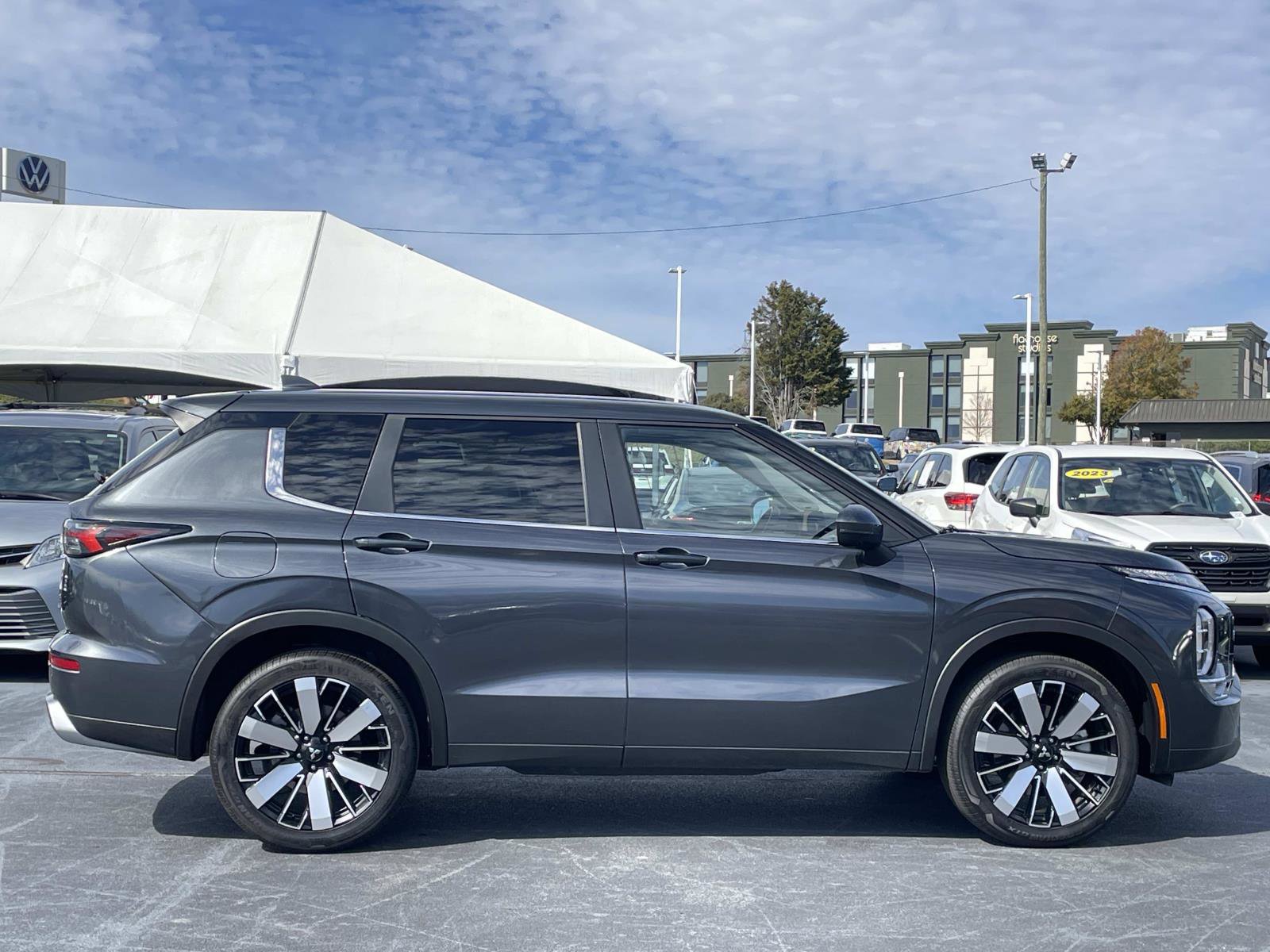 Used 2025 Mitsubishi Outlander SE FWD image 8