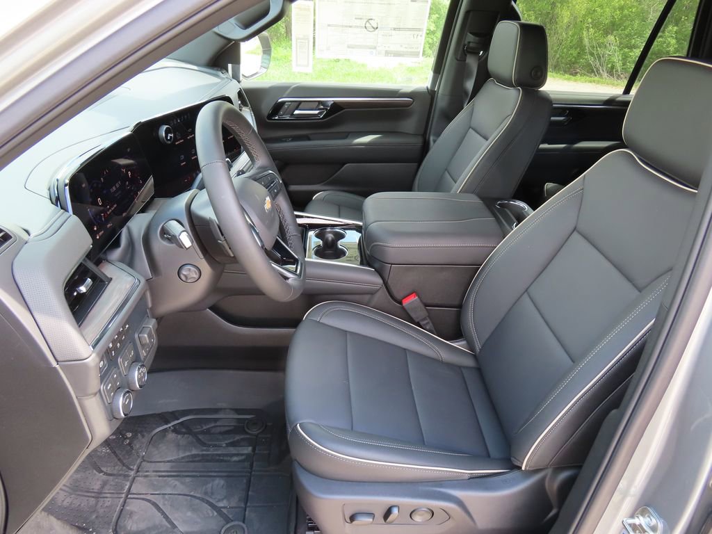 New 2026 Chevrolet Tahoe Premier w/ Sun And Tow Package AWD/4WD image 24