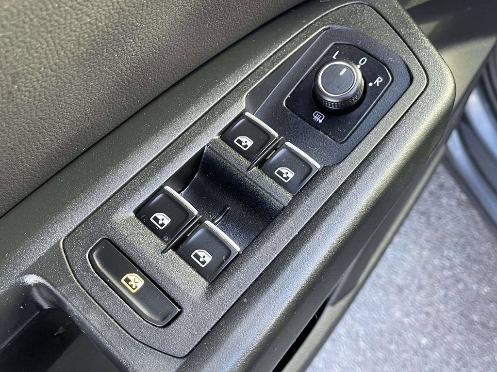 Used 2018 Volkswagen Atlas SE FWD image 26