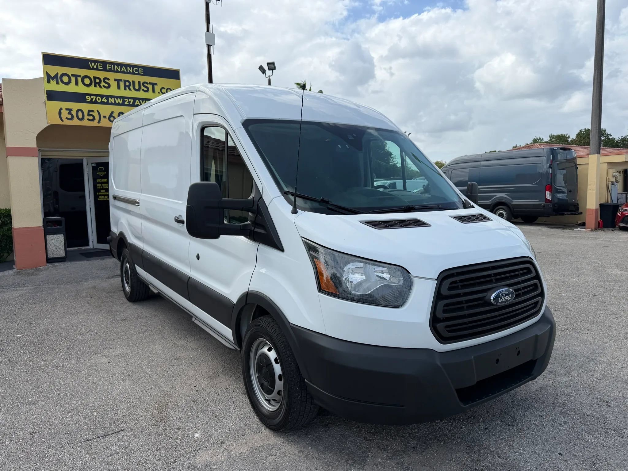 Used 2017 Ford Transit 350 148 Medium Roof w/ Interior Upgrade Package RWD image 8