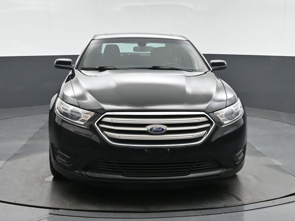 Used 2018 Ford Taurus SEL image 2