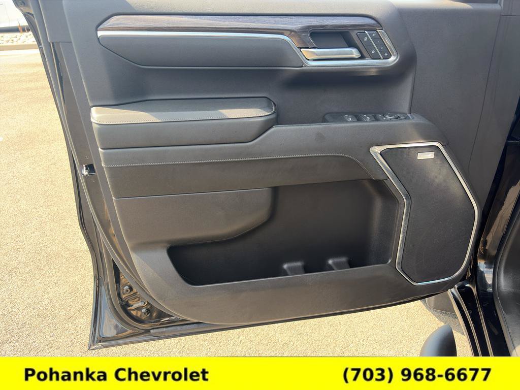 Used 2023 Chevrolet Silverado 1500 LTZ w/ Technology Package AWD/4WD image 21