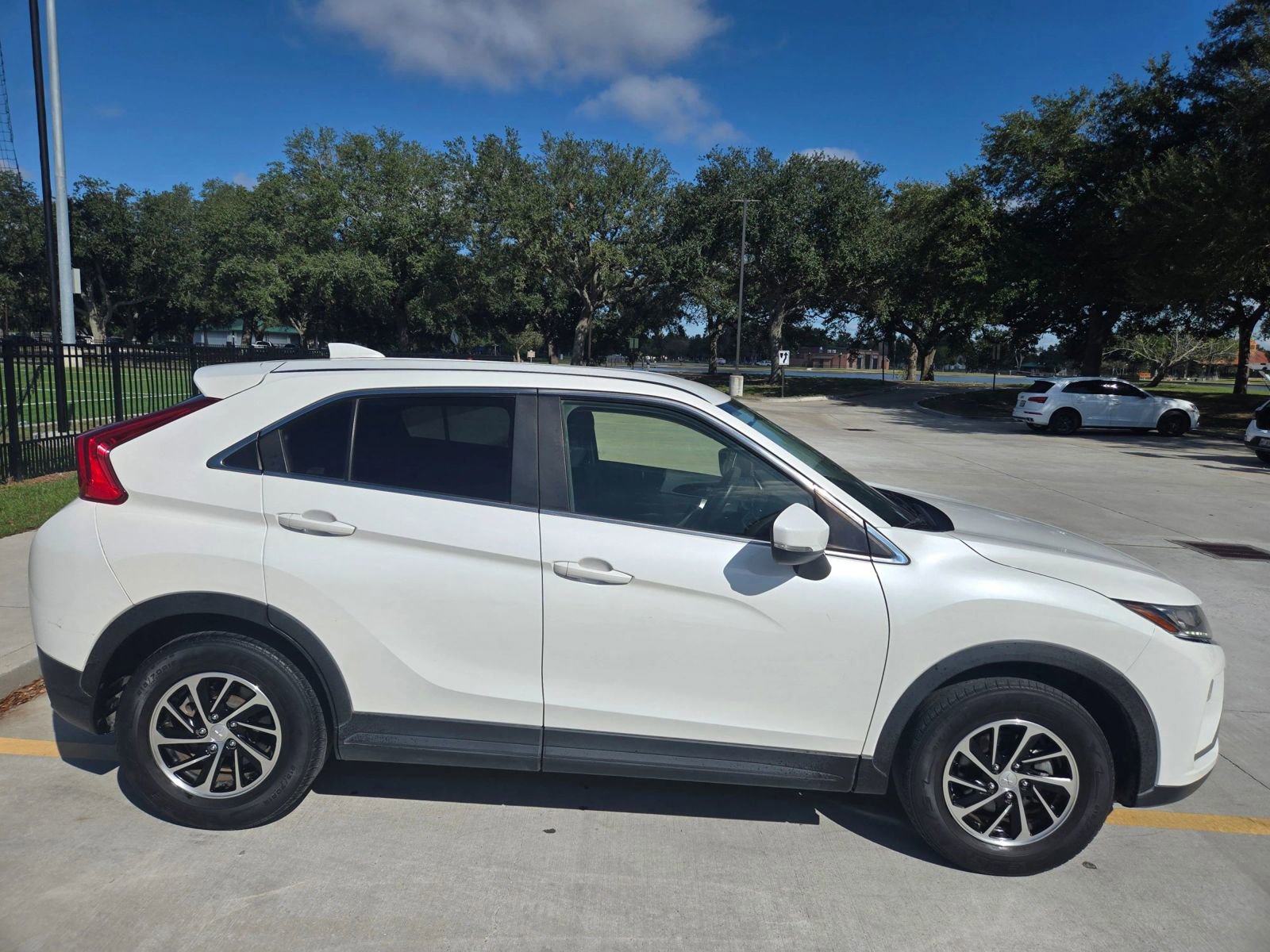 Used 2020 Mitsubishi Eclipse Cross ES image 5