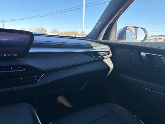 Used 2025 Buick Enclave Preferred image 19