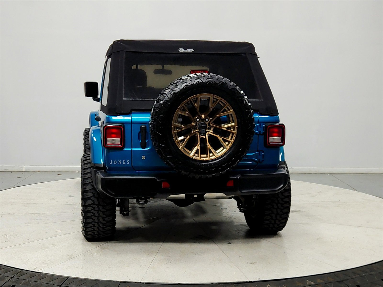 Used 2020 Jeep Wrangler Unlimited Sahara image 6