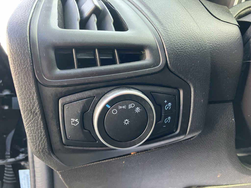 Used 2018 Ford Focus SE image 18