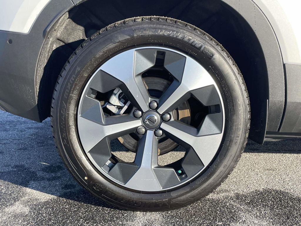 New 2026 Volvo XC40 B4 Plus w/ Protection Package Premier FWD image 31