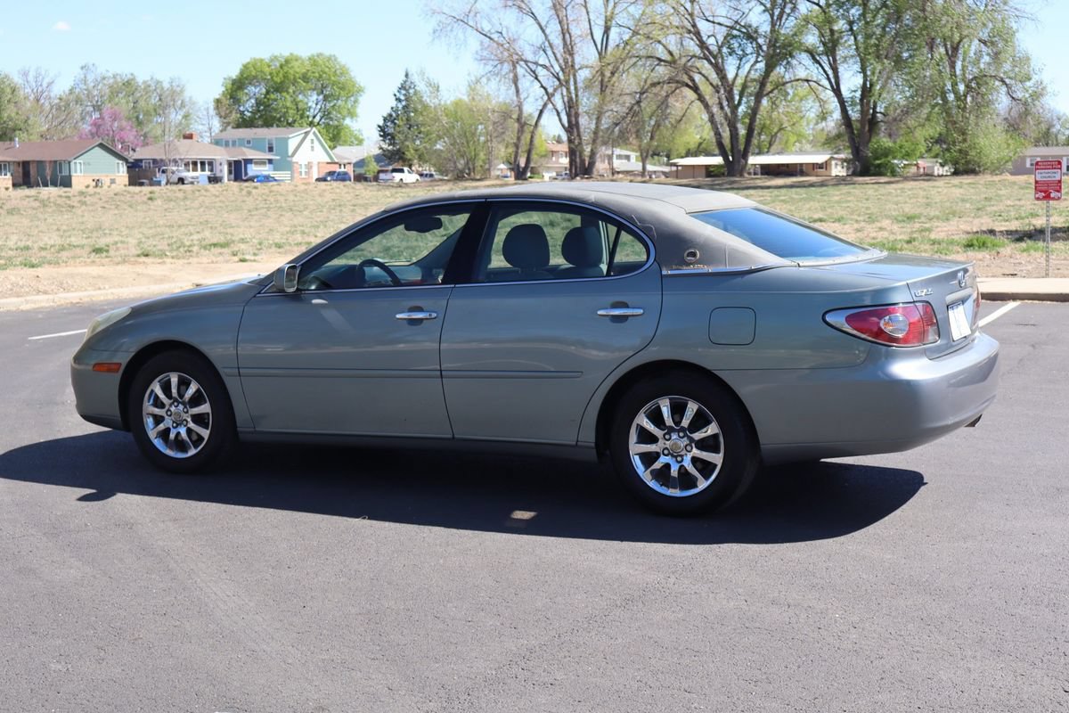 Used 2004 Lexus ES 330 w/ Premium Pkg FWD image 8