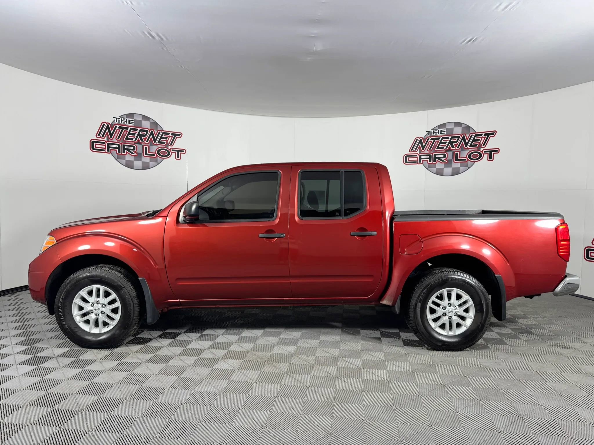 Used 2018 Nissan Frontier SV image 4
