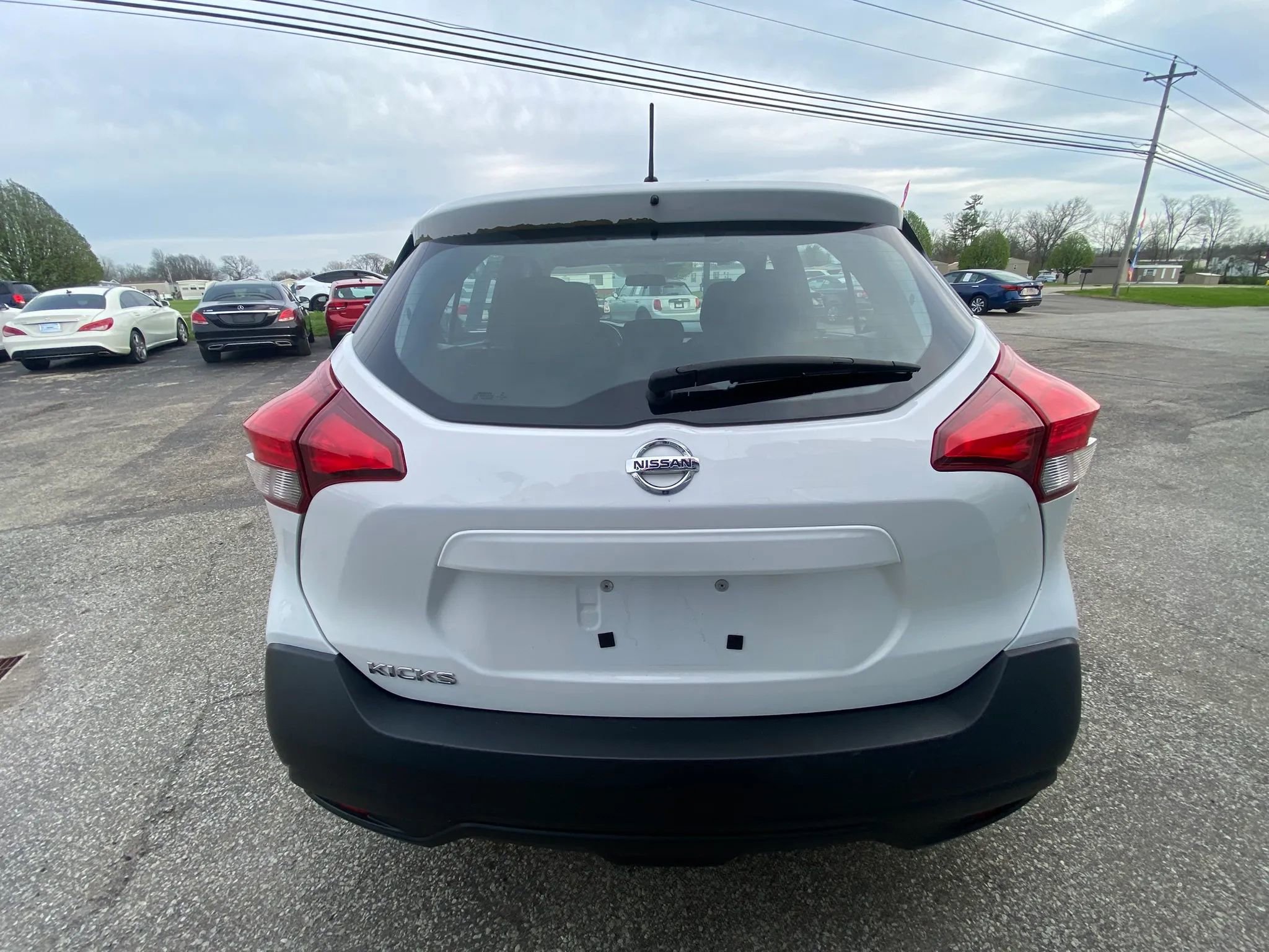 Used 2018 Nissan Kicks S image 6