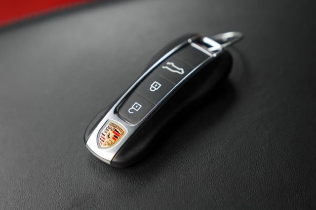 Used 2024 Porsche Cayenne AWD/4WD image 26
