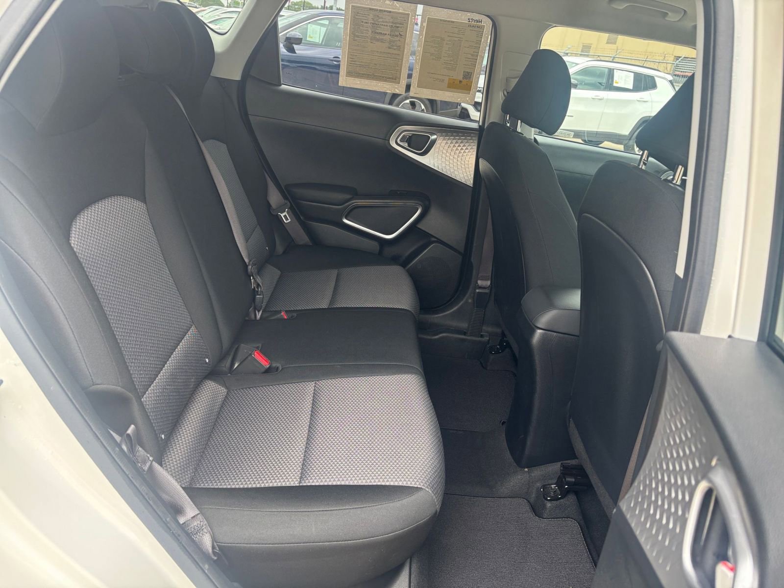 Used 2025 Kia Soul LX w/ LX Technology Package FWD image 23
