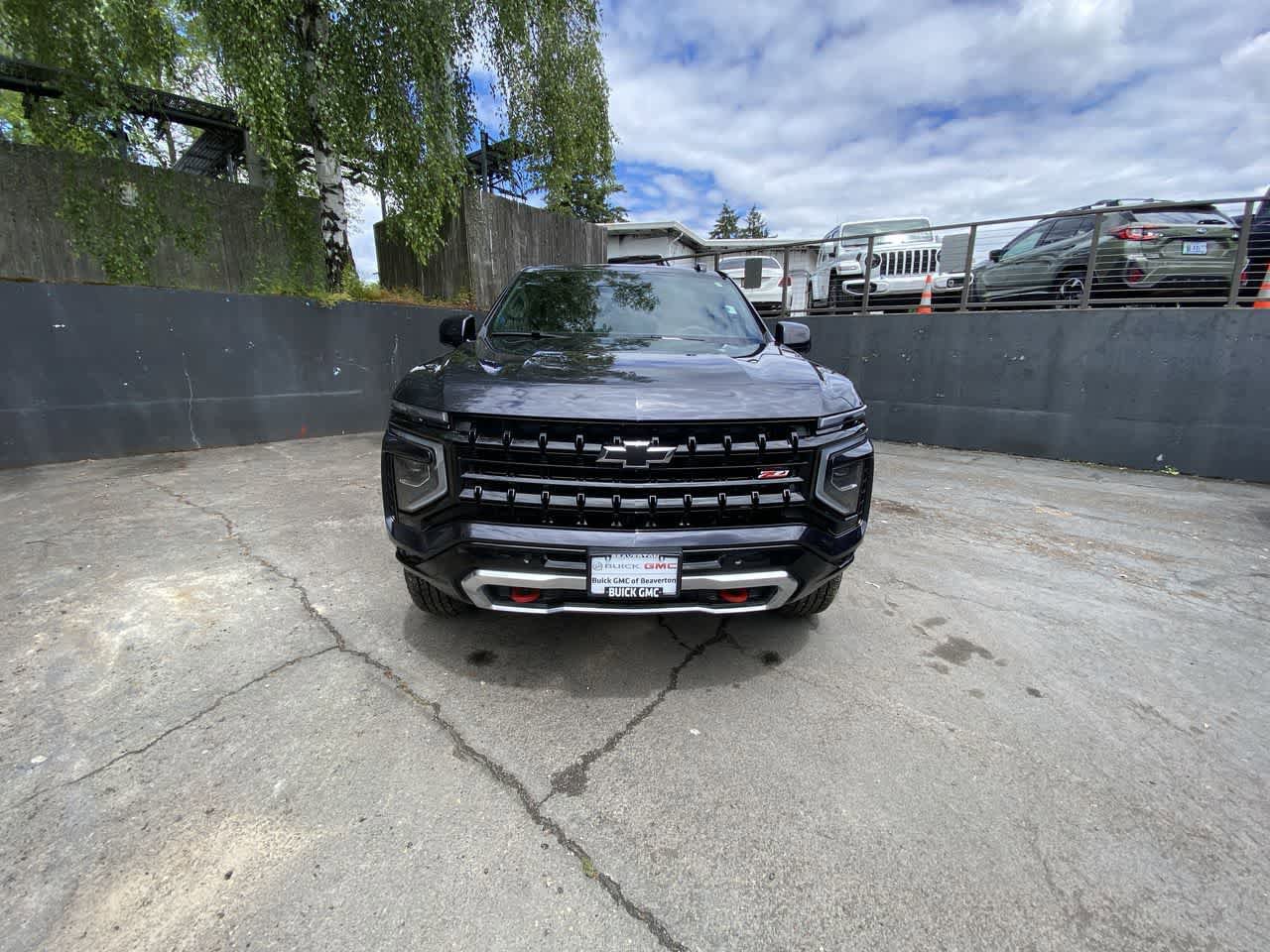 Used 2025 Chevrolet Suburban Z71 AWD/4WD image 9
