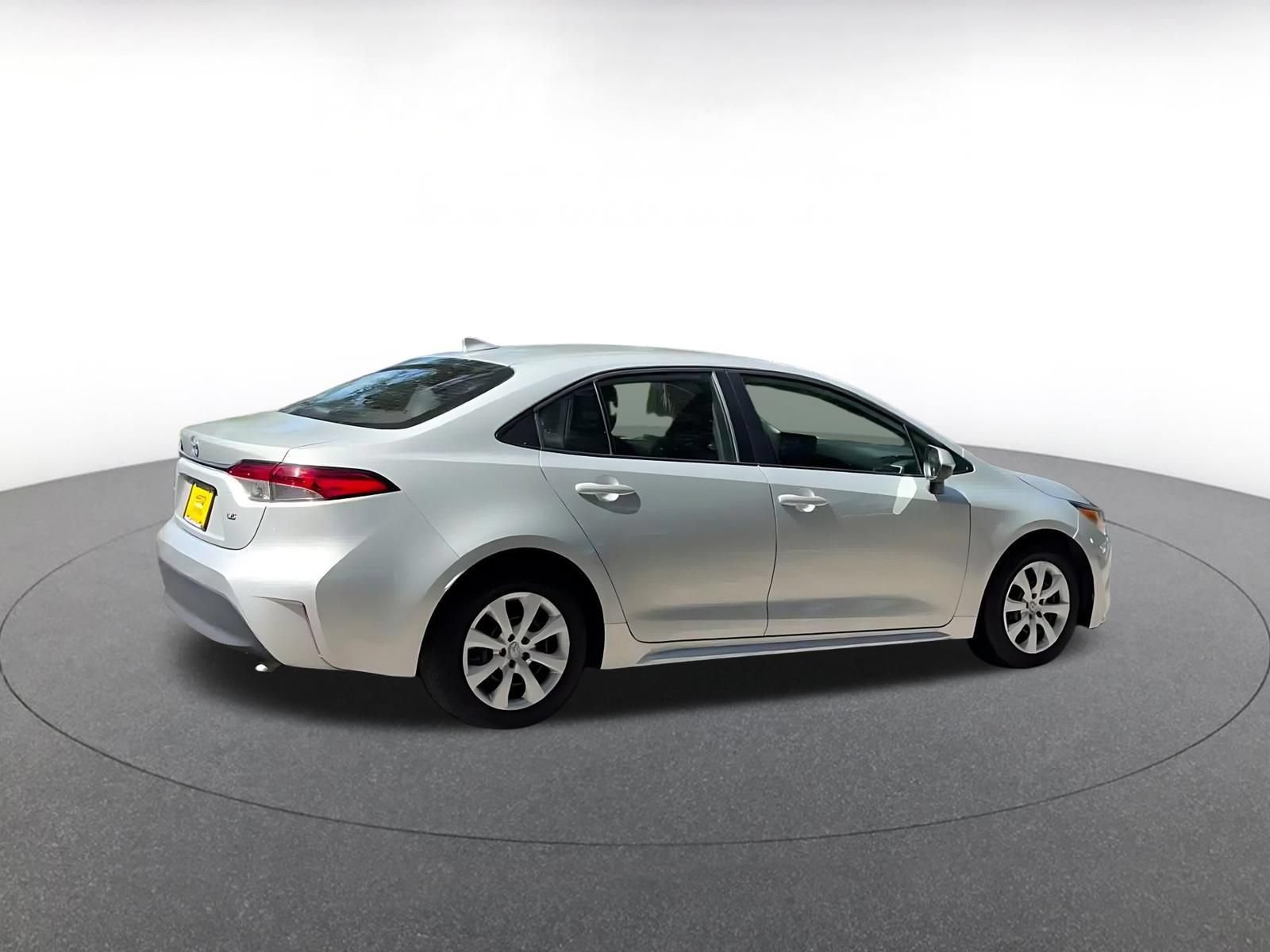 Used 2025 Toyota Corolla LE FWD image 14