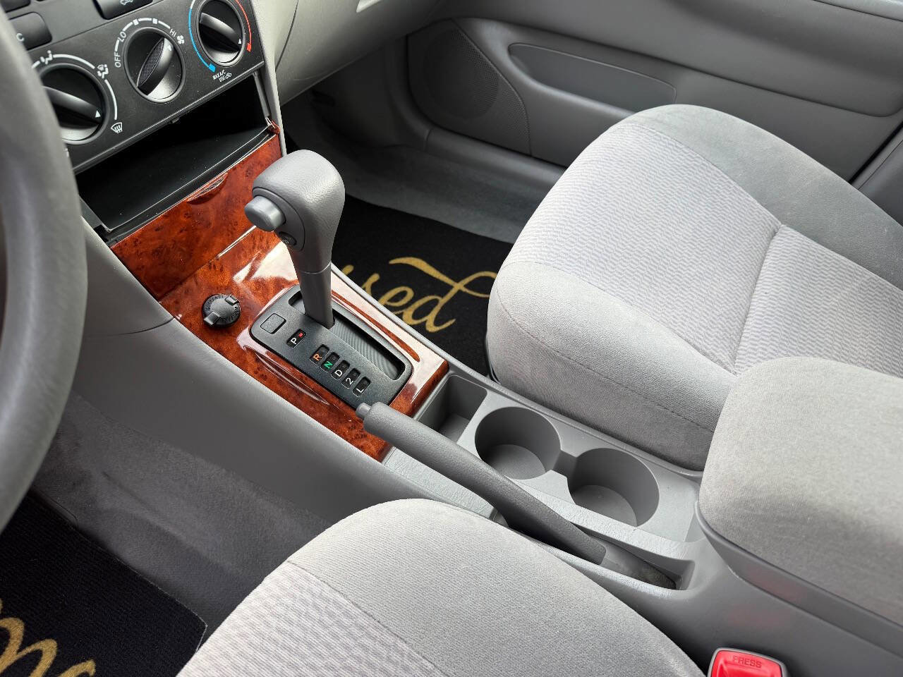 Used 2005 Toyota Corolla LE image 14