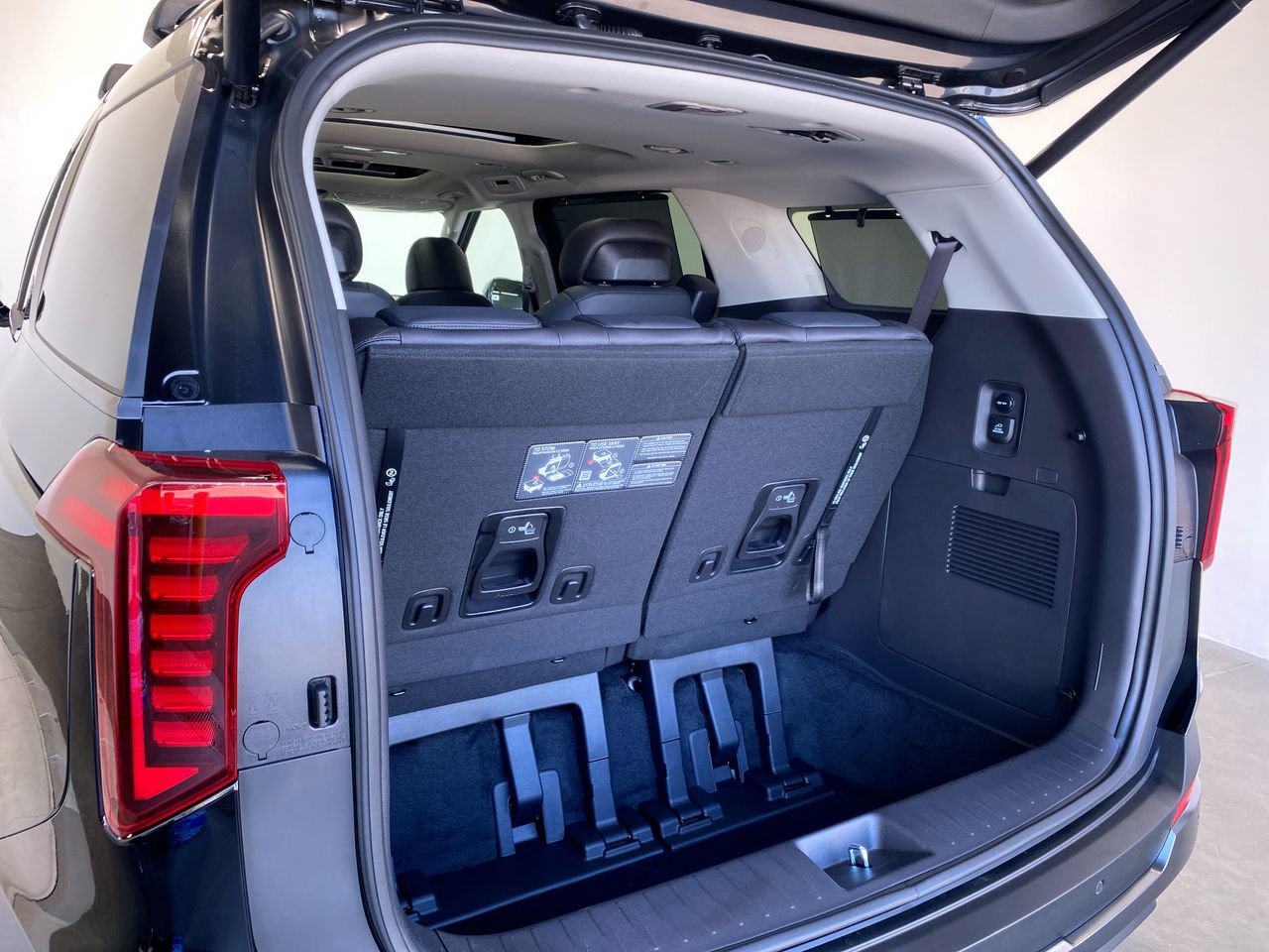 New 2026 Kia Carnival SX Prestige FWD image 15