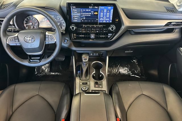 Used 2022 Toyota Highlander Limited AWD/4WD image 15