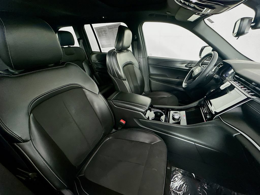 Certified 2023 Jeep Grand Cherokee Altitude AWD/4WD image 38