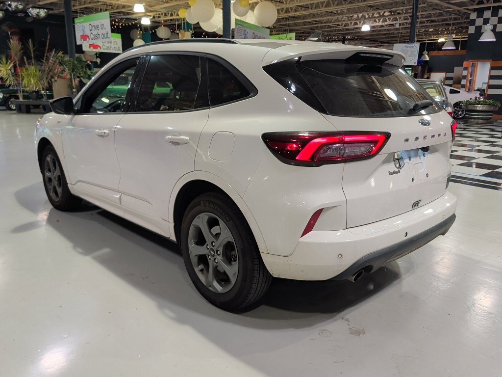 Used 2023 Ford Escape ST-Line w/ Tech Pack #1 AWD/4WD image 12