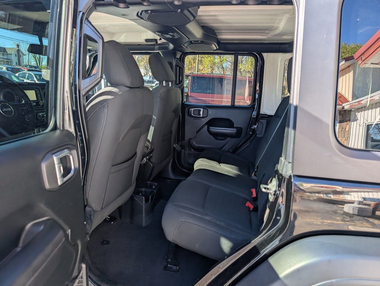 Used 2018 Jeep Wrangler Unlimited Sport S image 8