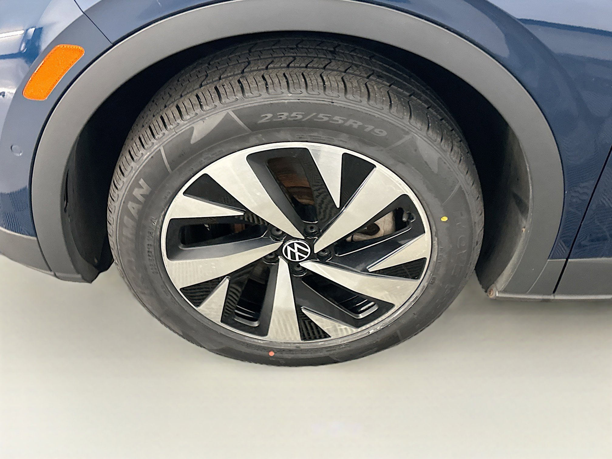 Used 2023 Volkswagen ID.4 Pro AWD/4WD image 11