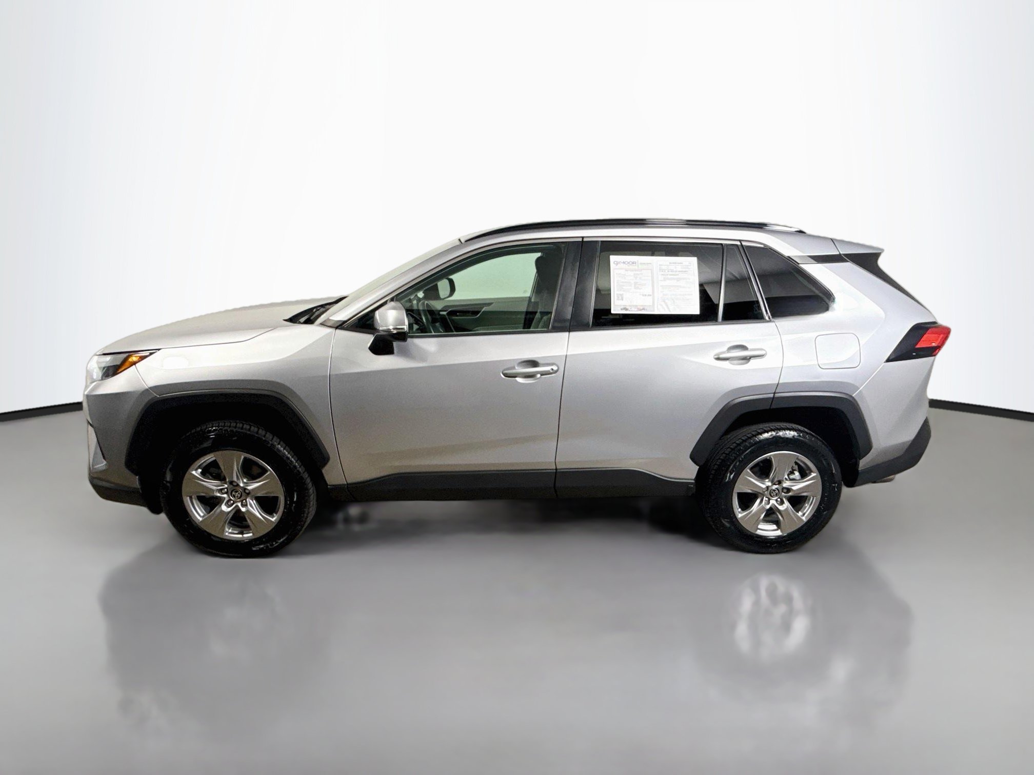 Certified 2022 Toyota RAV4 XLE AWD/4WD image 4