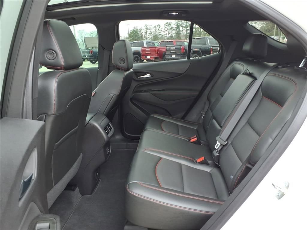 Used 2024 Chevrolet Equinox RS w/ RS Leather Package image 17
