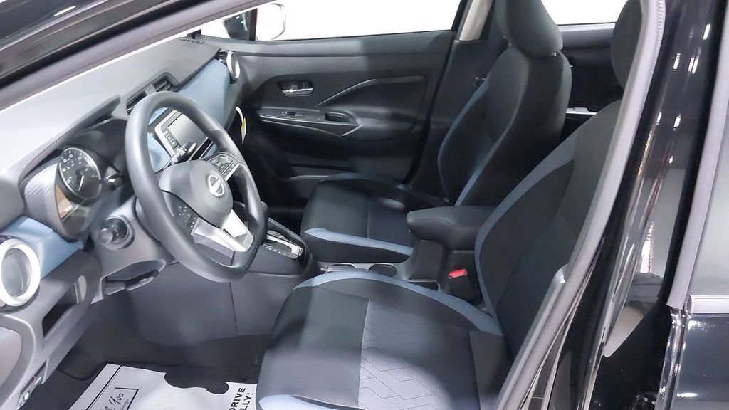 Used 2025 Nissan Versa SV w/ Trunk Package image 20