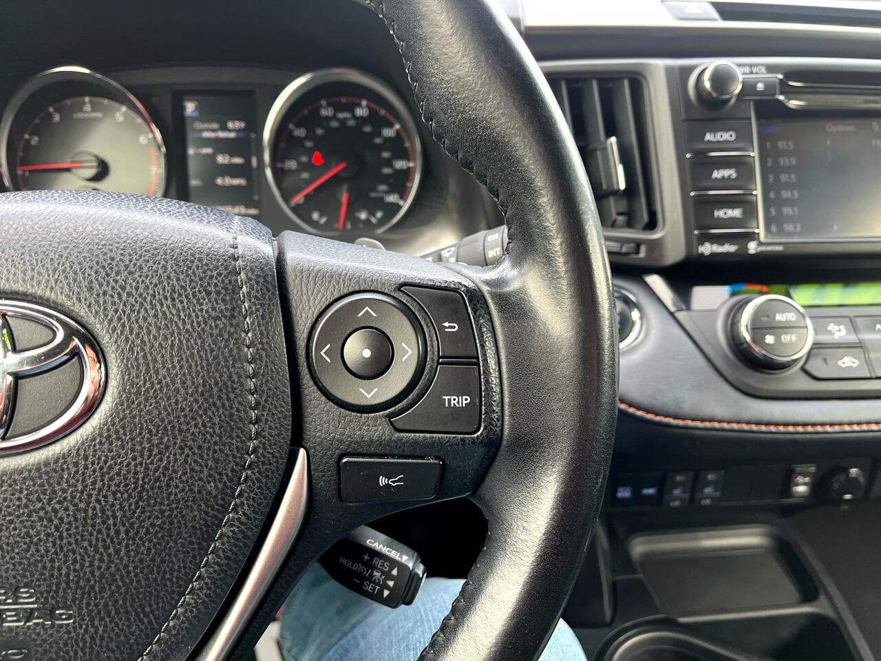 Used 2018 Toyota RAV4 SE w/ Power Extra Value Package image 13