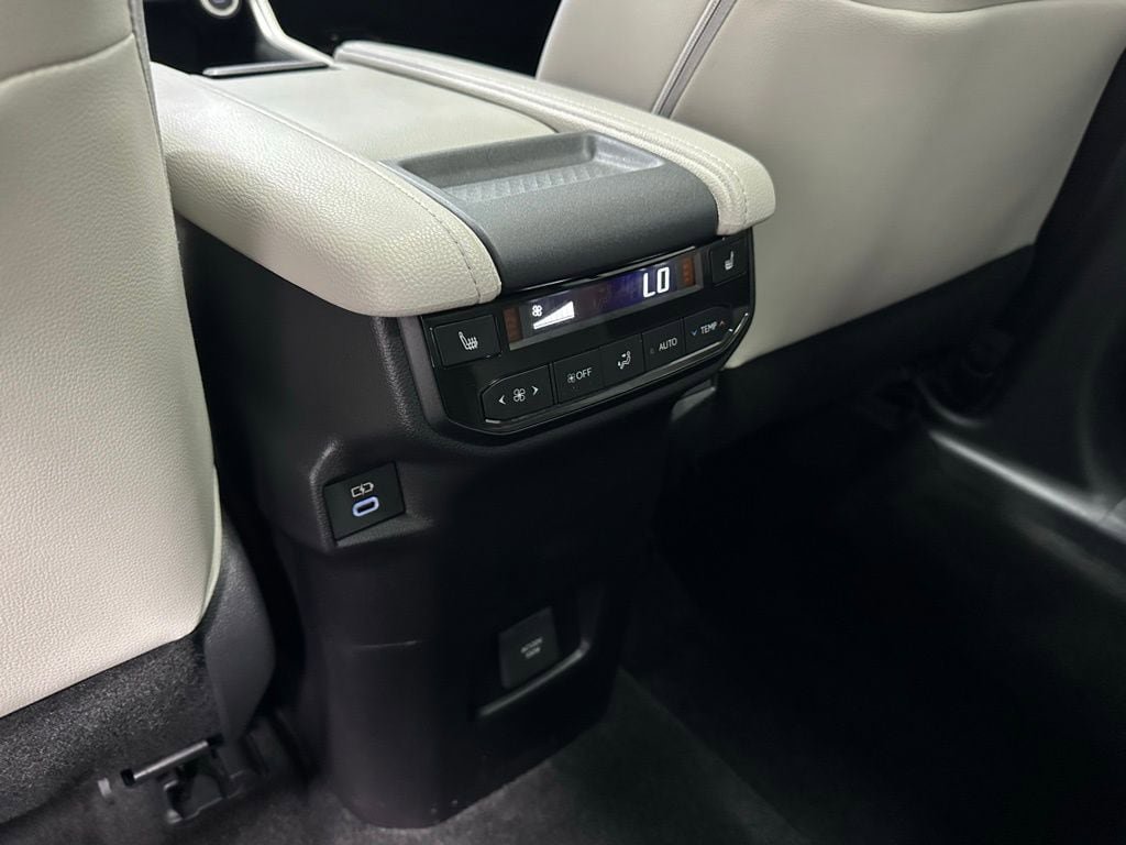 Used 2025 Toyota Grand Highlander AWD image 49