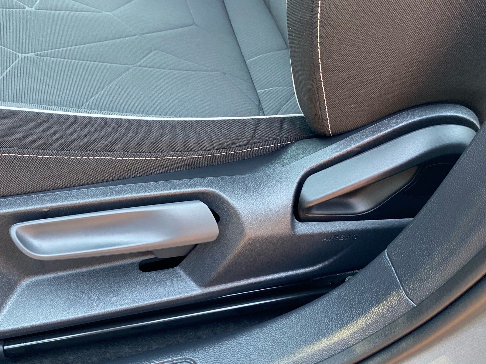 Certified 2025 Volkswagen Jetta Sport FWD image 15